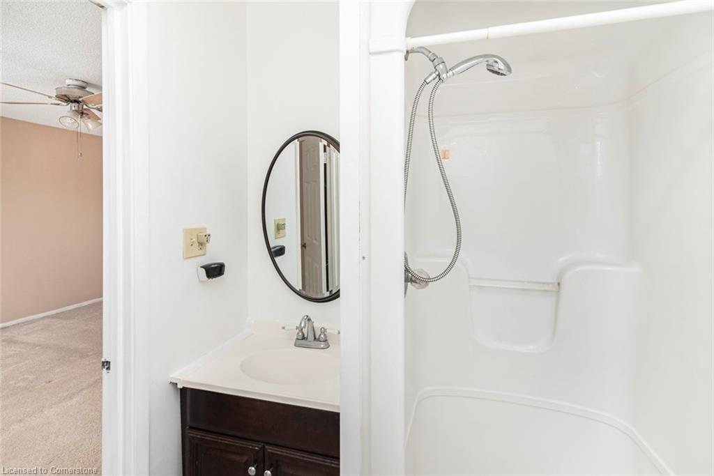 35-14 Derby Street, Hamilton, ON - Indoor Photo Showing Bathroom