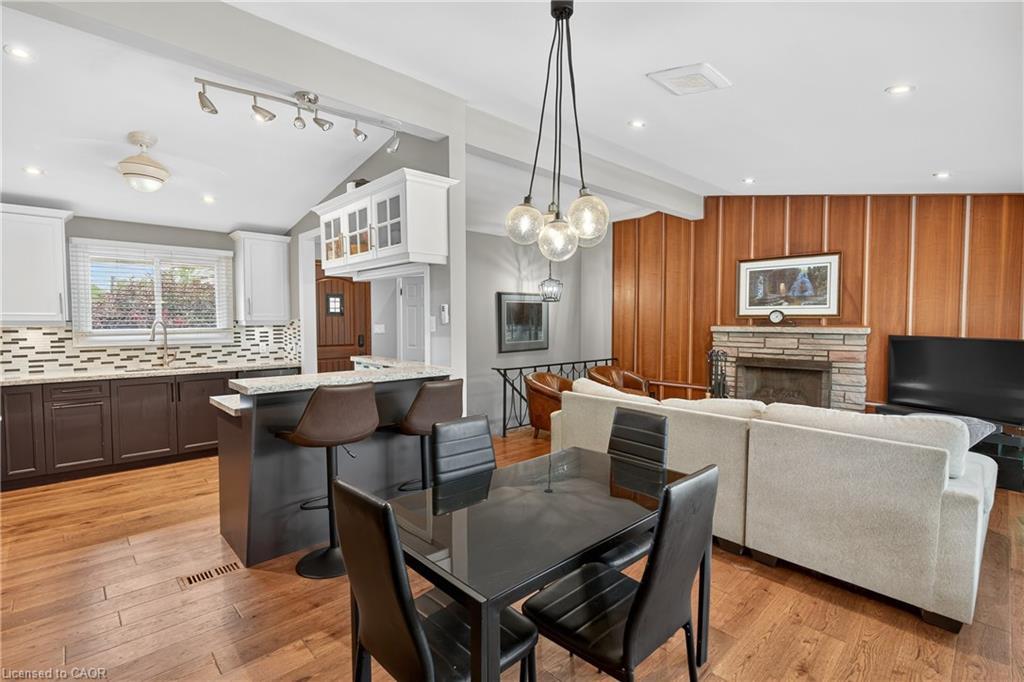 90 Mountain Avenue N, Stoney Creek, ON - Indoor With Fireplace
