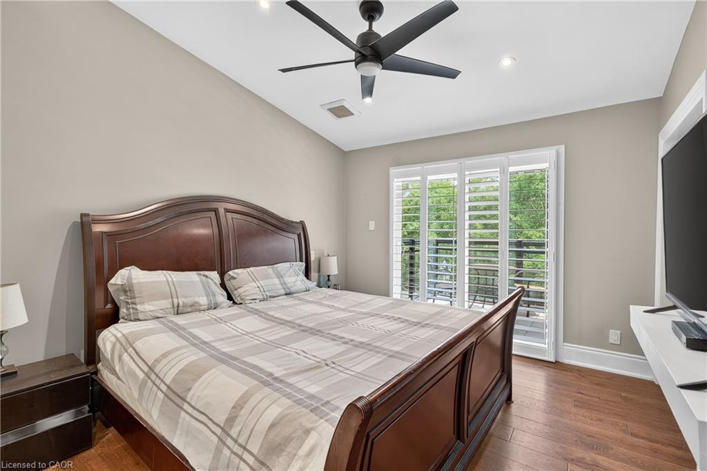 90 Mountain Avenue N, Stoney Creek, ON - Indoor Photo Showing Bedroom