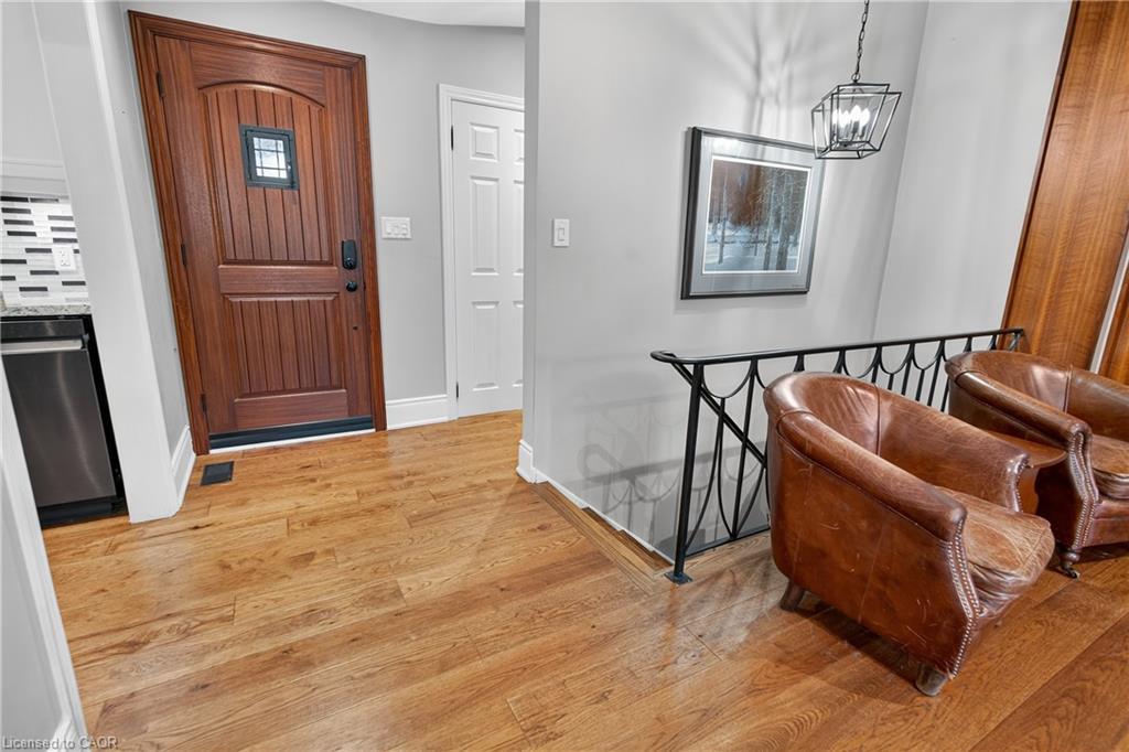 90 Mountain Avenue N, Stoney Creek, ON - Indoor Photo Showing Other Room