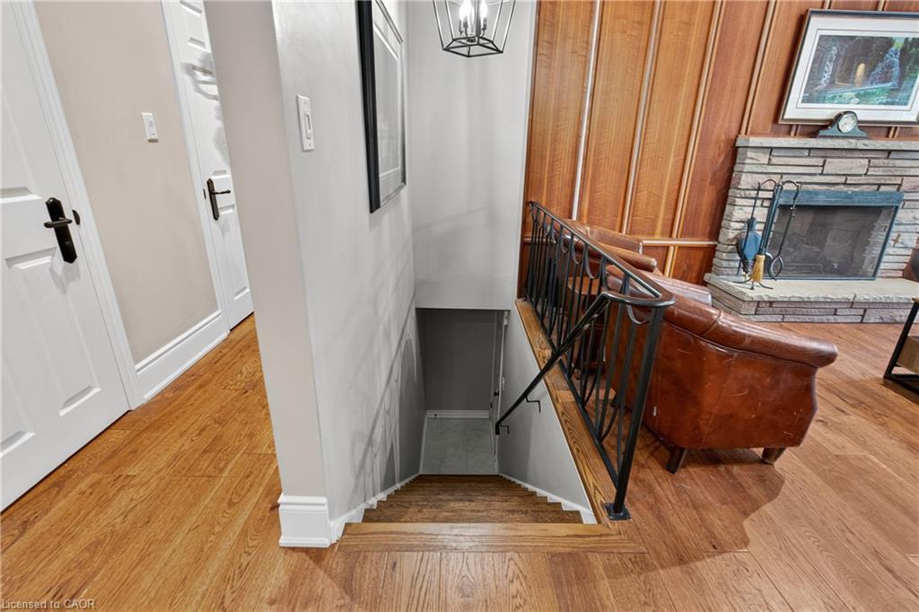 90 Mountain Avenue N, Stoney Creek, ON - Indoor Photo Showing Other Room