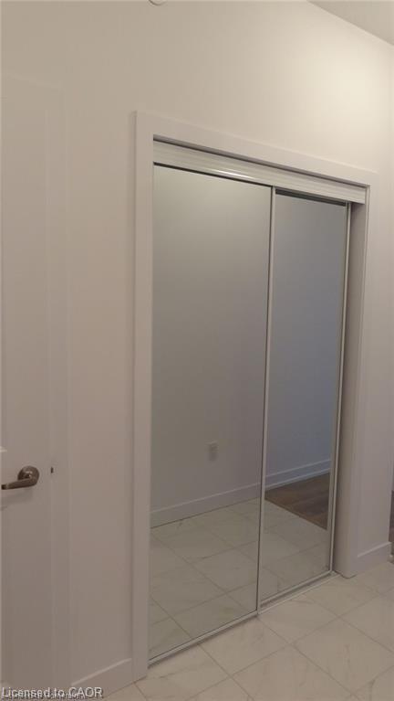 1005-450 Dundas Street E, Waterdown, ON - Indoor