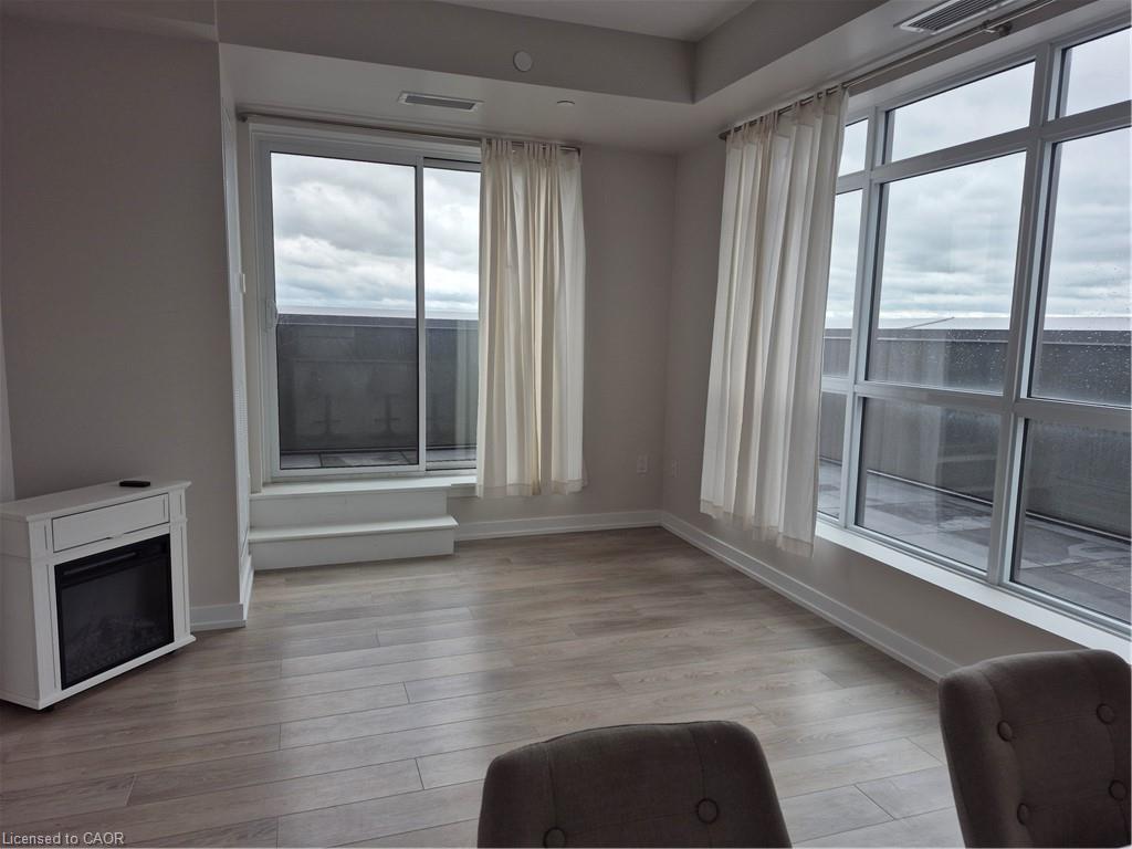 1005-450 Dundas Street E, Waterdown, ON - Indoor Photo Showing Other Room