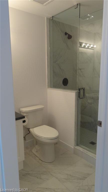 1005-450 Dundas Street E, Waterdown, ON - Indoor Photo Showing Bathroom