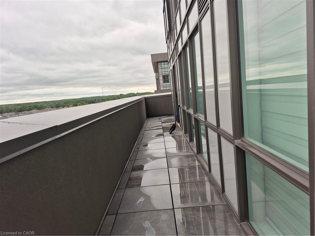 1005-450 Dundas Street E, Waterdown, ON - With Balcony With Exterior