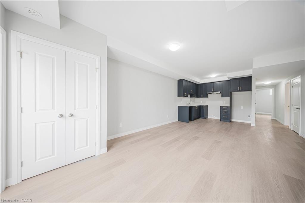 25-10 South Creek Drive, Kitchener, ON - Indoor