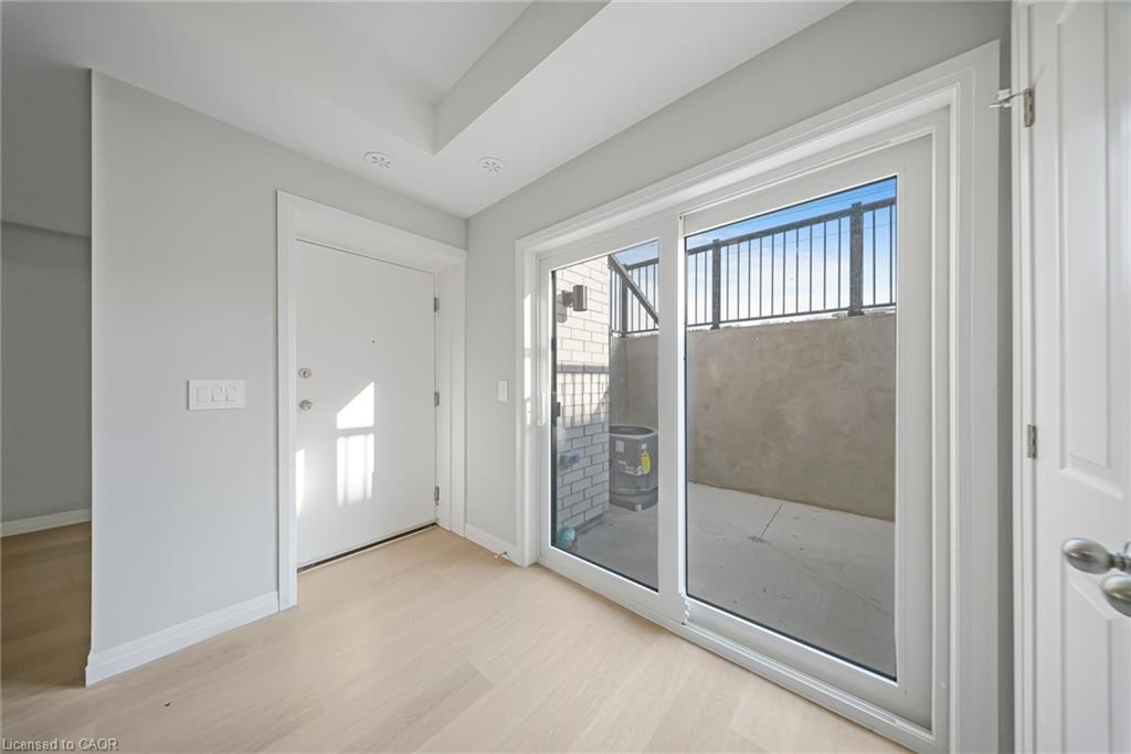 25-10 South Creek Drive, Kitchener, ON - Indoor Photo Showing Other Room