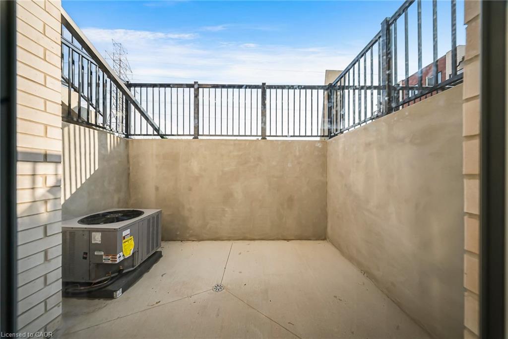 25-10 South Creek Drive, Kitchener, ON - Outdoor With Exterior