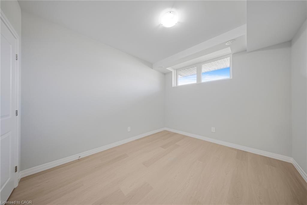 25-10 South Creek Drive, Kitchener, ON - Indoor Photo Showing Other Room