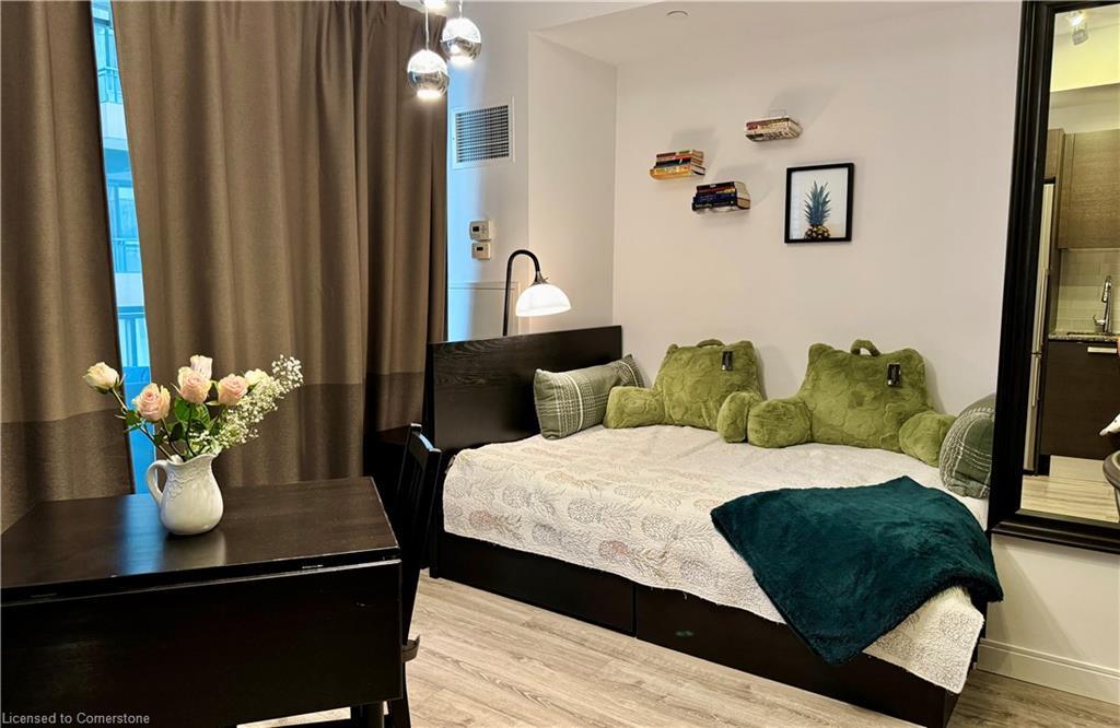 2206-42 Charles Street E, Toronto, ON - Indoor Photo Showing Bedroom