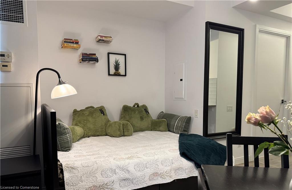 2206-42 Charles Street E, Toronto, ON - Indoor Photo Showing Bedroom