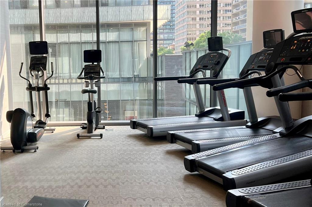 2206-42 Charles Street E, Toronto, ON - Indoor Photo Showing Gym Room
