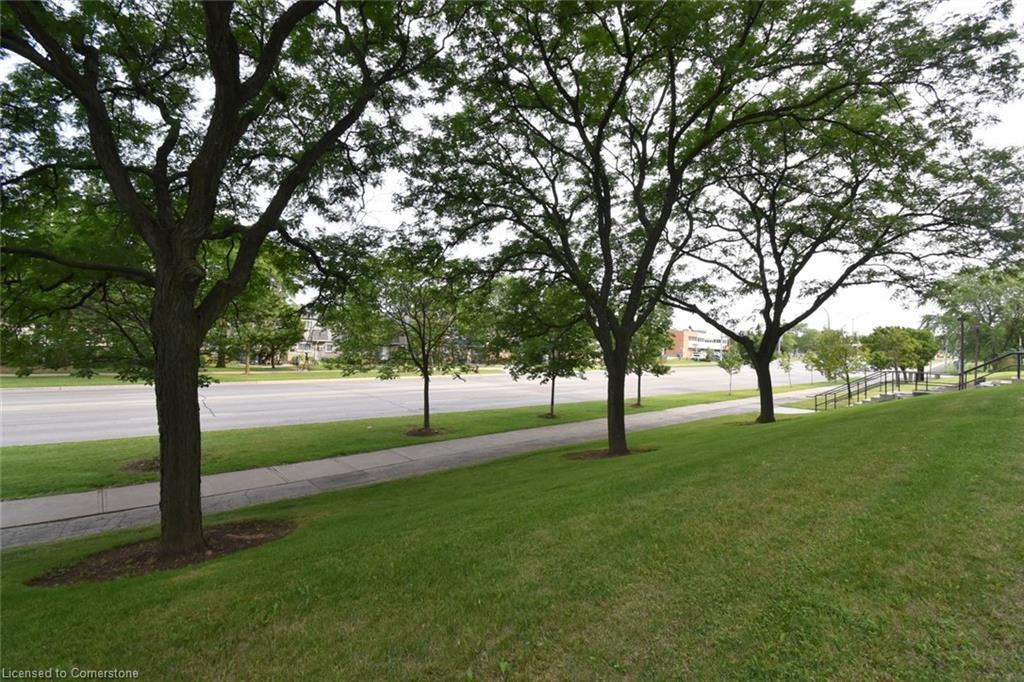 1610-2055 Upper Middle Road, Burlington, ON - Outdoor With View