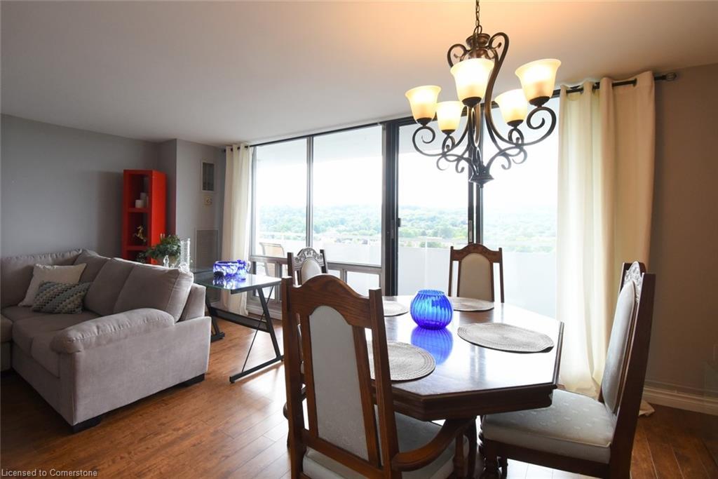 1610-2055 Upper Middle Road, Burlington, ON - Indoor Photo Showing Dining Room