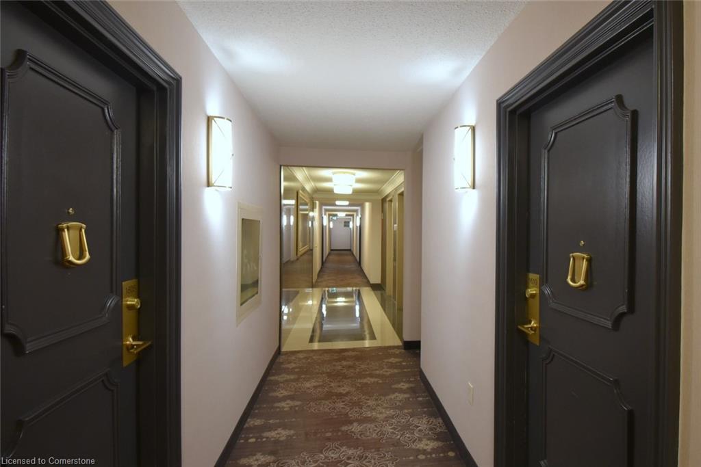 1610-2055 Upper Middle Road, Burlington, ON - Indoor Photo Showing Other Room