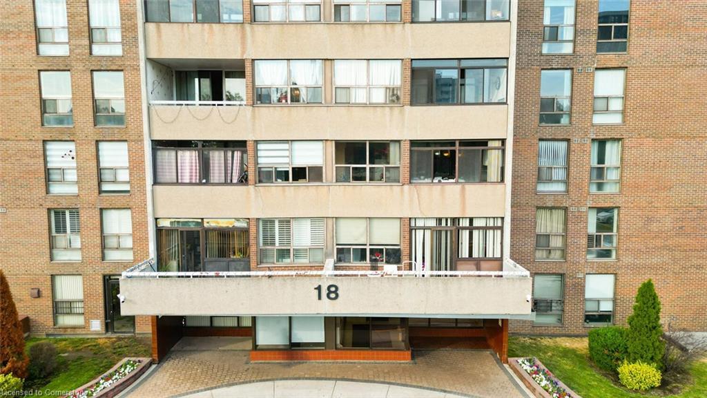 304-18 Knightsbridge Road, Peel, ON - Outdoor With Facade