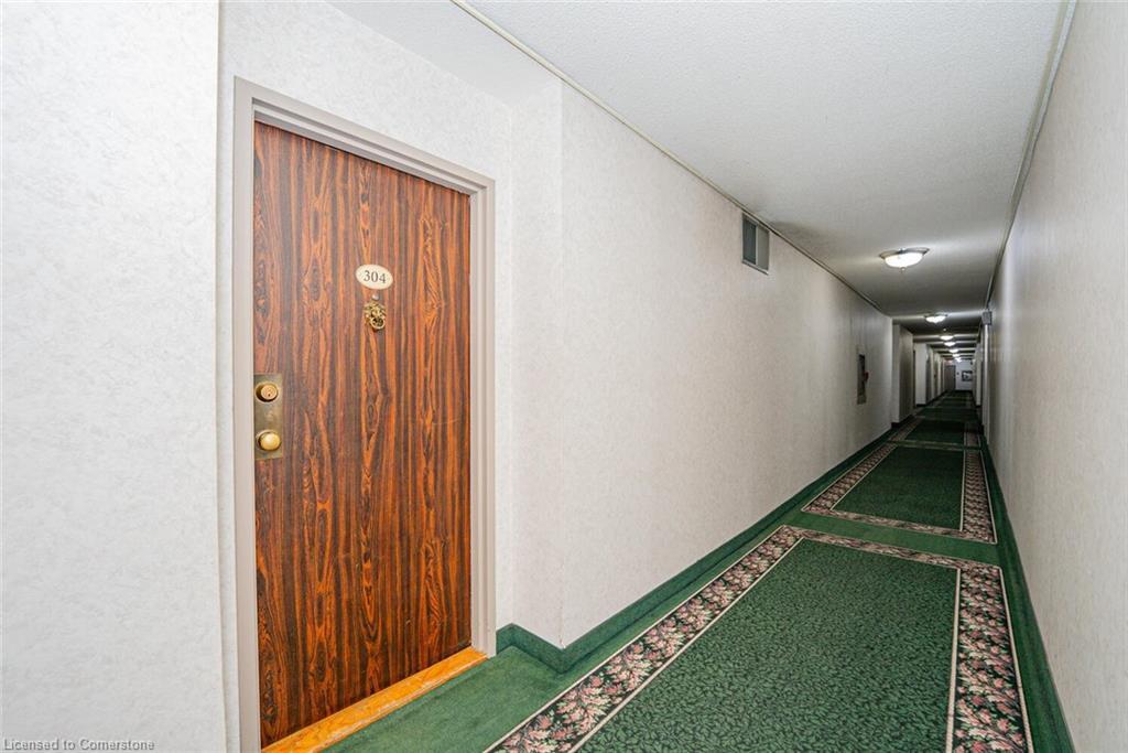 304-18 Knightsbridge Road, Peel, ON - Indoor Photo Showing Other Room