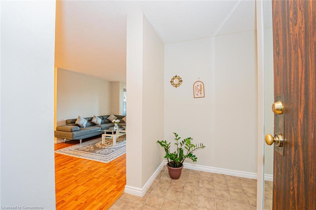 304-18 Knightsbridge Road, Peel, ON - Indoor Photo Showing Other Room