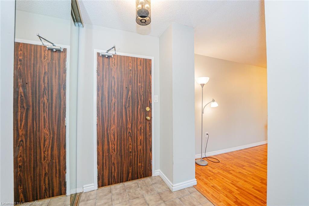 304-18 Knightsbridge Road, Peel, ON - Indoor Photo Showing Other Room