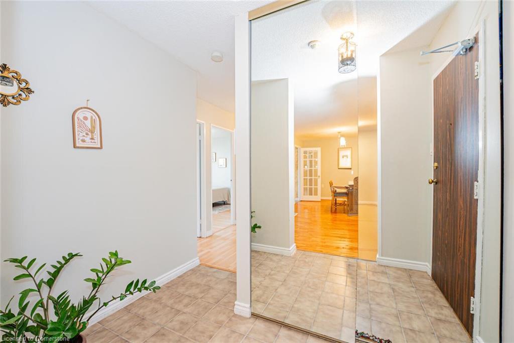 304-18 Knightsbridge Road, Peel, ON - Indoor Photo Showing Other Room