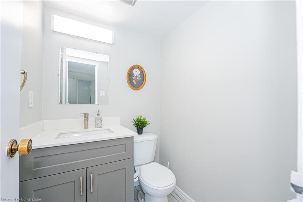 304-18 Knightsbridge Road, Peel, ON - Indoor Photo Showing Bathroom