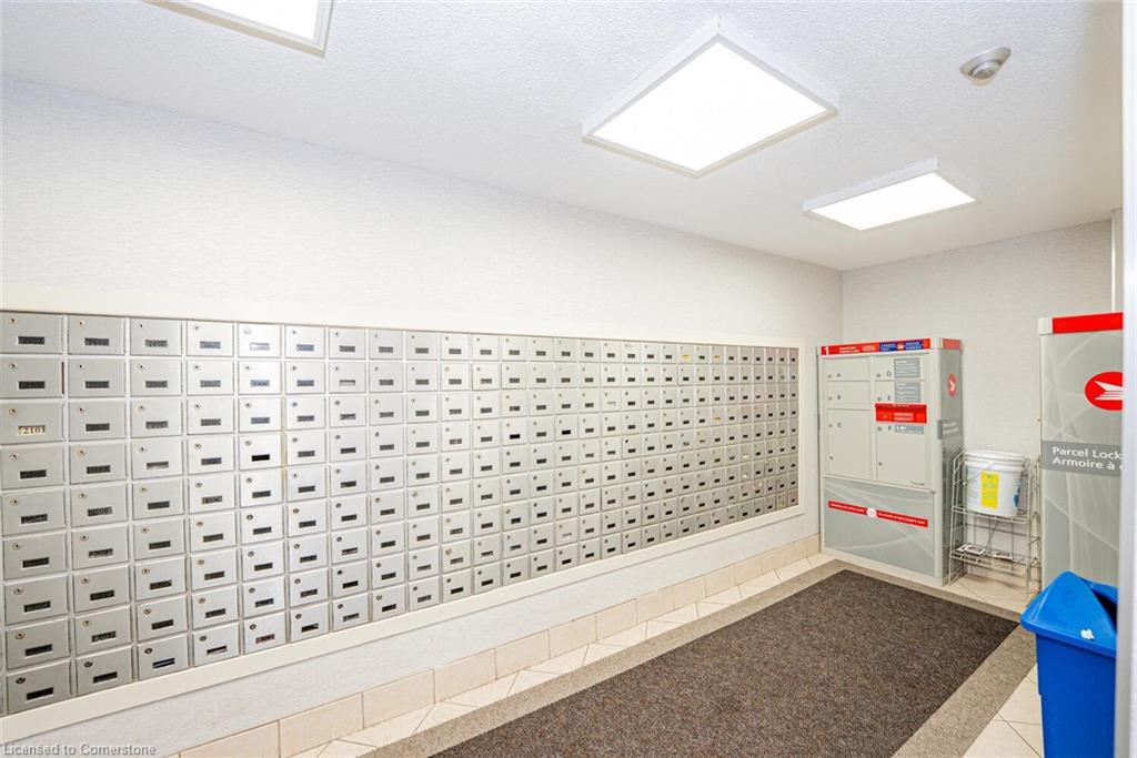 304-18 Knightsbridge Road, Peel, ON - Indoor Photo Showing Other Room