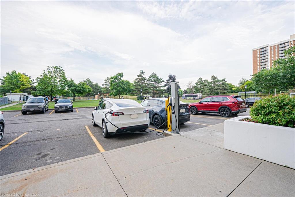 304-18 Knightsbridge Road, Peel, ON - Outdoor