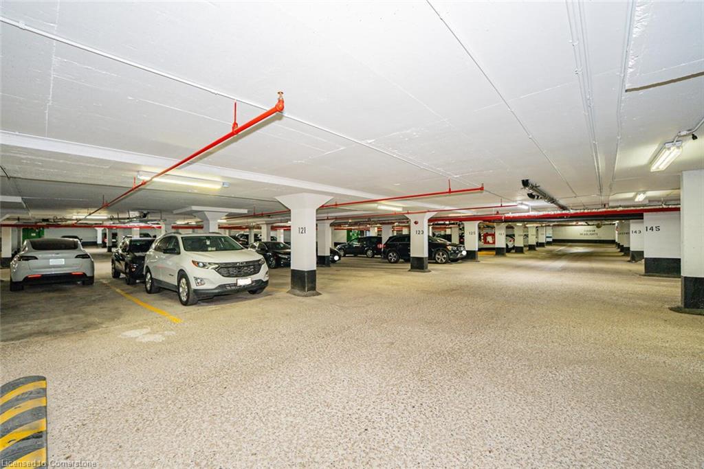 304-18 Knightsbridge Road, Peel, ON - Indoor Photo Showing Garage