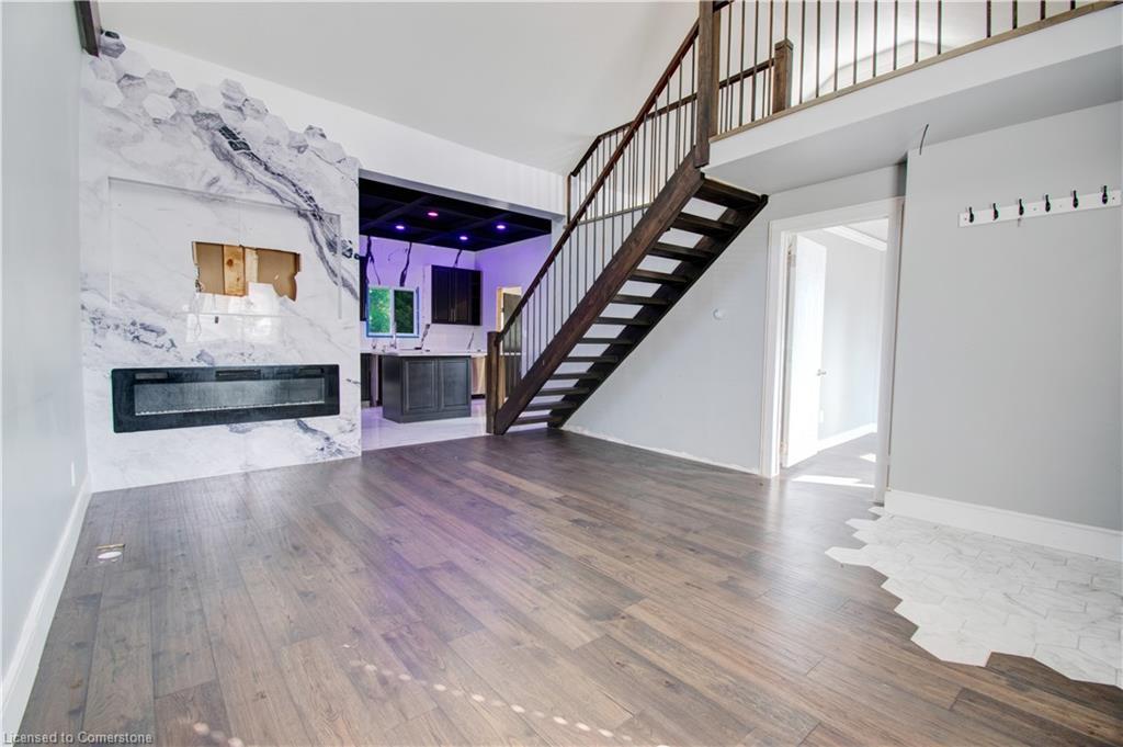 85 East 37Th Street, Hamilton, ON - Indoor With Fireplace