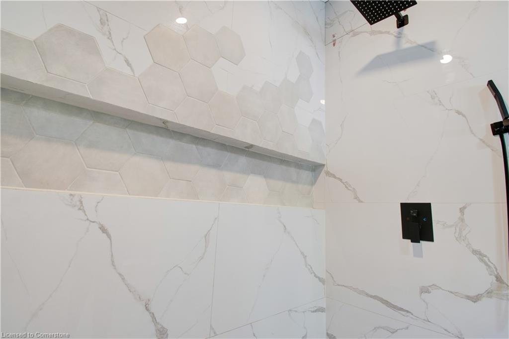 85 East 37Th Street, Hamilton, ON -