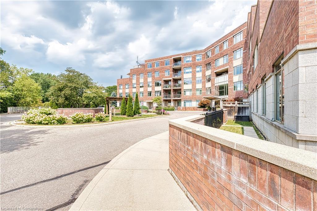 103-400 Romeo Street N, Stratford, ON - Outdoor