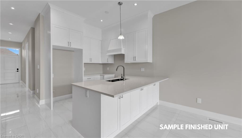 920 Garden Court Crescent, Woodstock, ON - Indoor Photo Showing Kitchen With Upgraded Kitchen