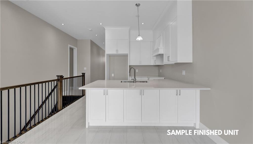 924 Garden Court Crescent, Woodstock, ON - Indoor Photo Showing Kitchen