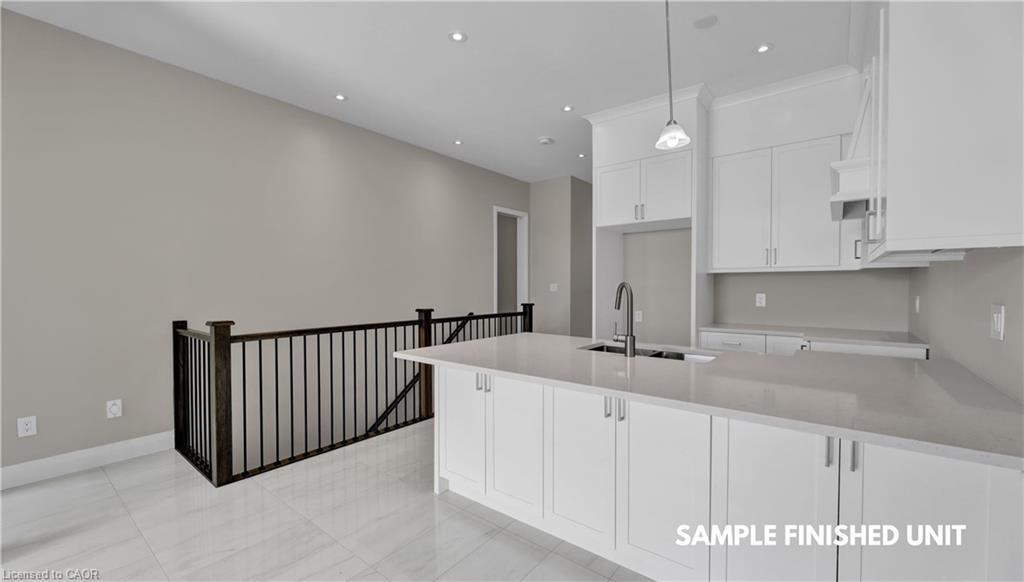 924 Garden Court Crescent, Woodstock, ON - Indoor Photo Showing Kitchen
