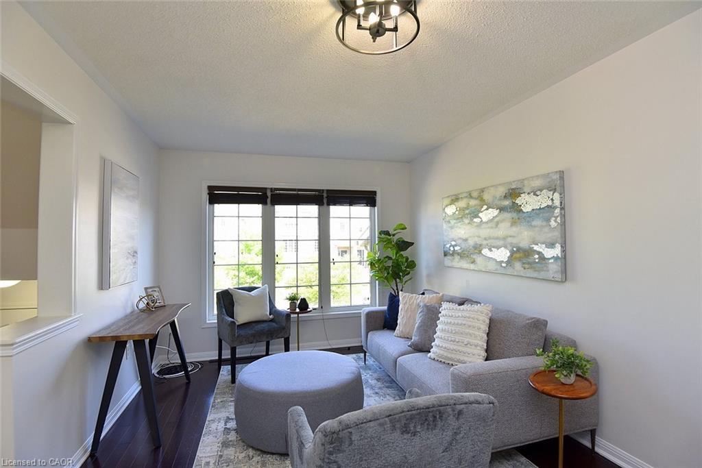 45 Ohara Lane, Hamilton, ON - Indoor Photo Showing Living Room