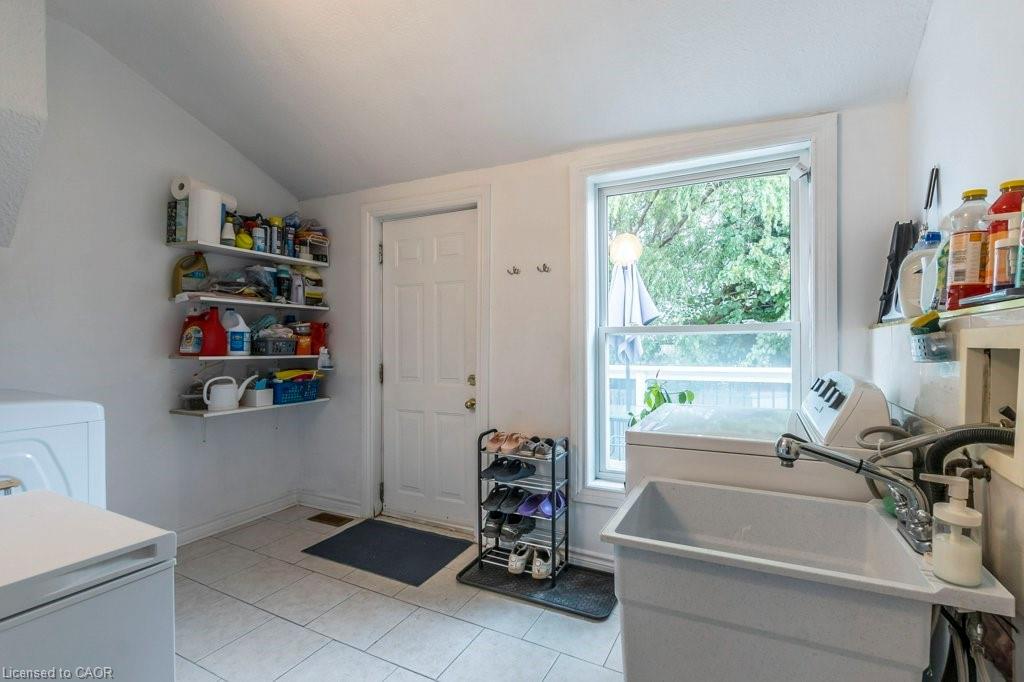 346 Hughson Street N, Hamilton, ON - Indoor