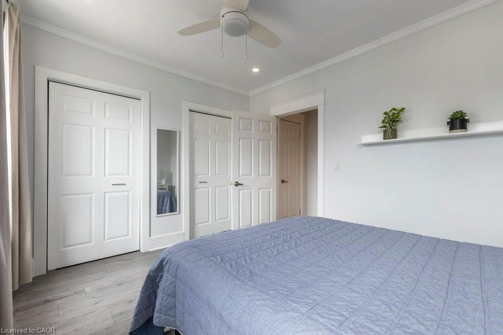 346 Hughson Street N, Hamilton, ON - Indoor Photo Showing Bedroom