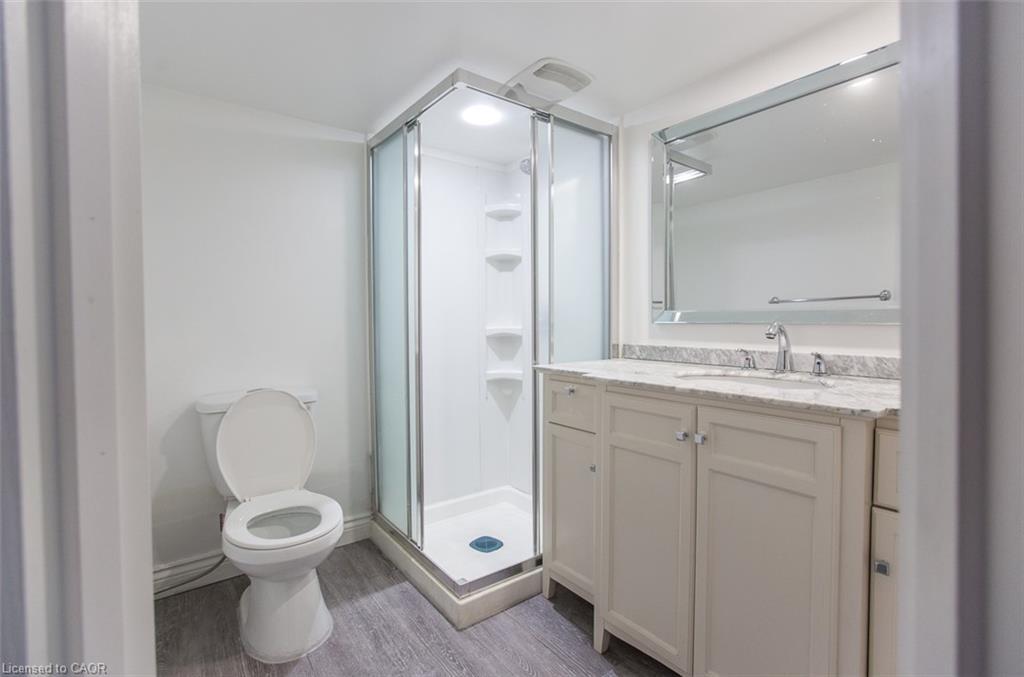 346 Hughson Street N, Hamilton, ON - Indoor Photo Showing Bathroom