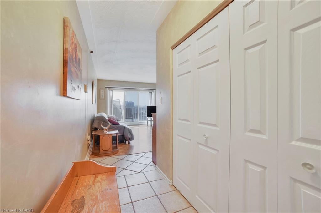 808-8 Woodman Drive S, Hamilton, ON - Indoor Photo Showing Other Room