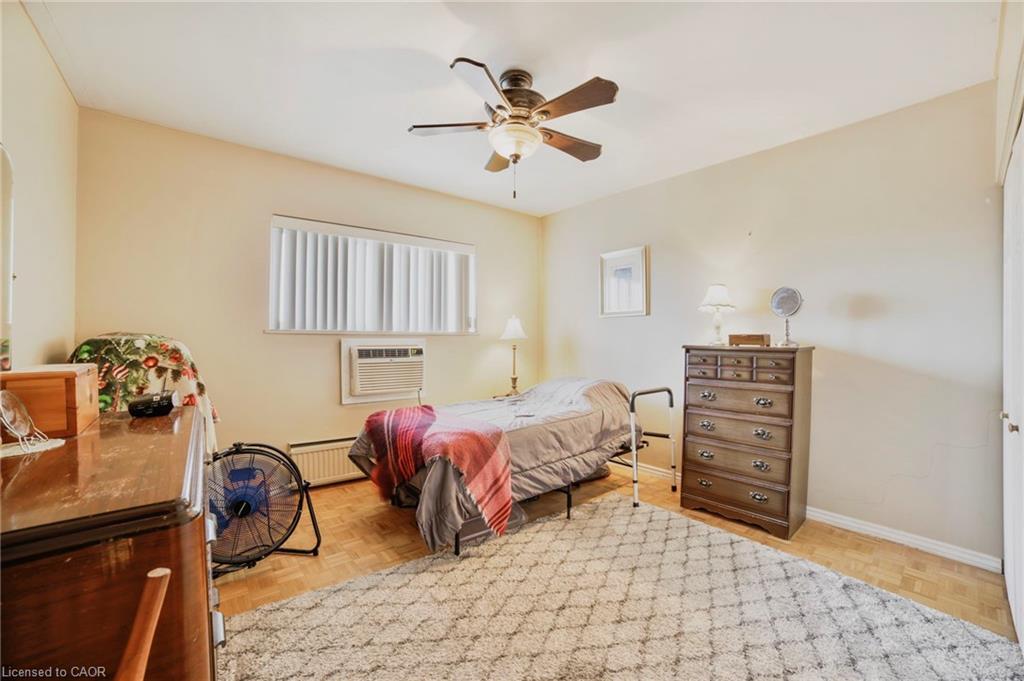 808-8 Woodman Drive S, Hamilton, ON - Indoor Photo Showing Bedroom