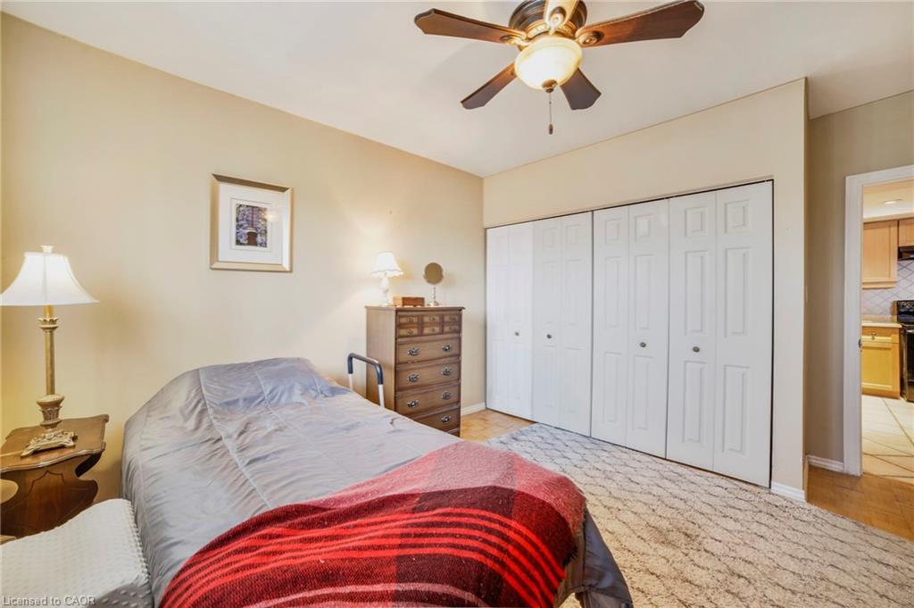 808-8 Woodman Drive S, Hamilton, ON - Indoor Photo Showing Bedroom