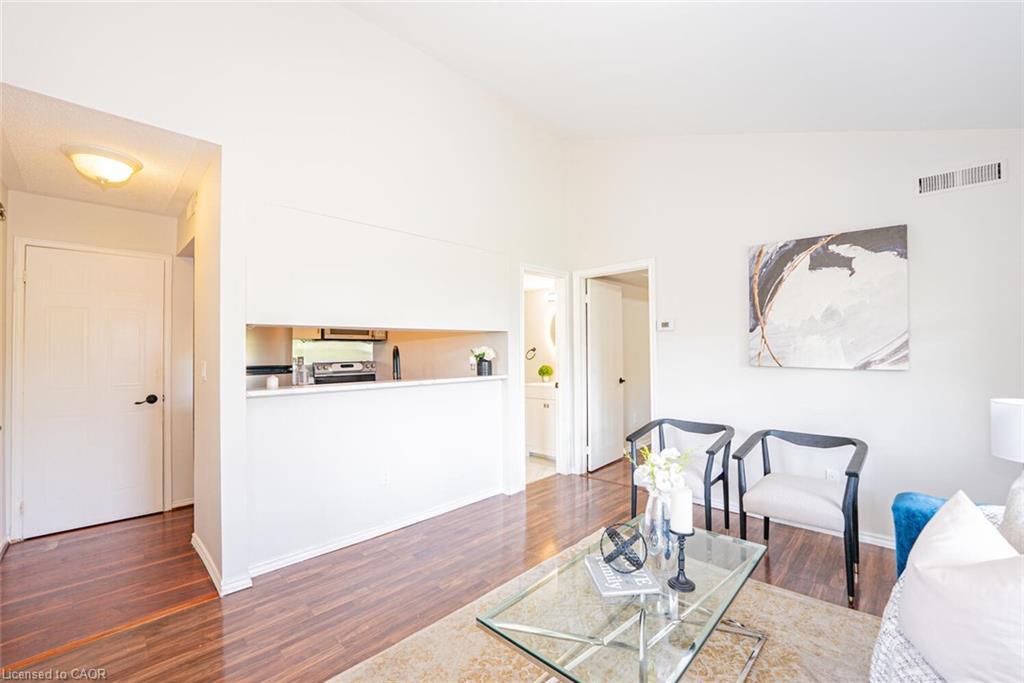 212-103 Bristol Road E, Mississauga, ON - Indoor