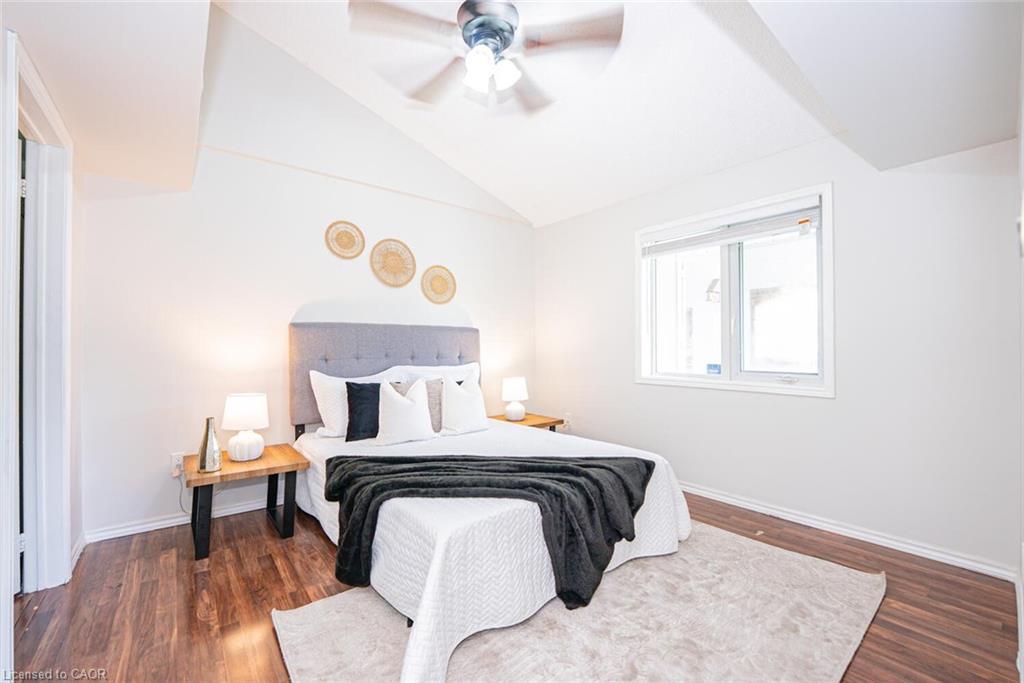 212-103 Bristol Road E, Mississauga, ON - Indoor Photo Showing Bedroom