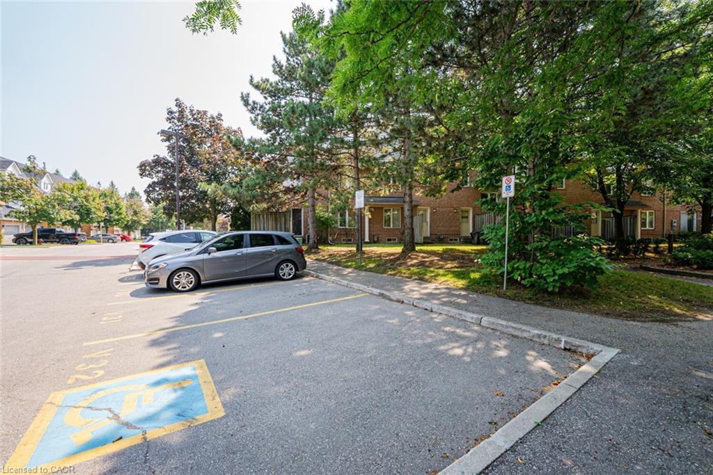 212-103 Bristol Road E, Mississauga, ON - Outdoor