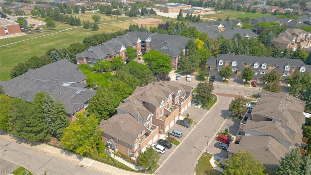 212-103 Bristol Road E, Mississauga, ON - Outdoor With View