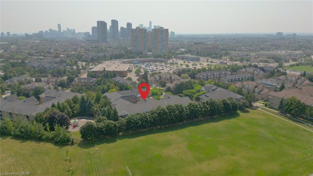 212-103 Bristol Road E, Mississauga, ON - Outdoor With View