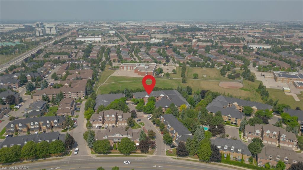 212-103 Bristol Road E, Mississauga, ON - Outdoor With View