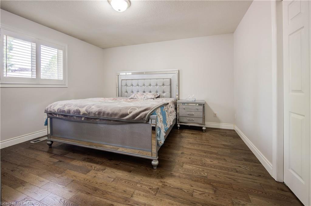 258 Saginaw Parkway, Cambridge, ON - Indoor Photo Showing Bedroom