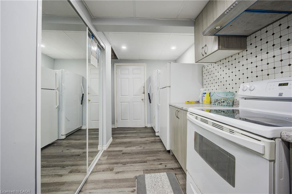 258 Saginaw Parkway, Cambridge, ON - Indoor Photo Showing Kitchen