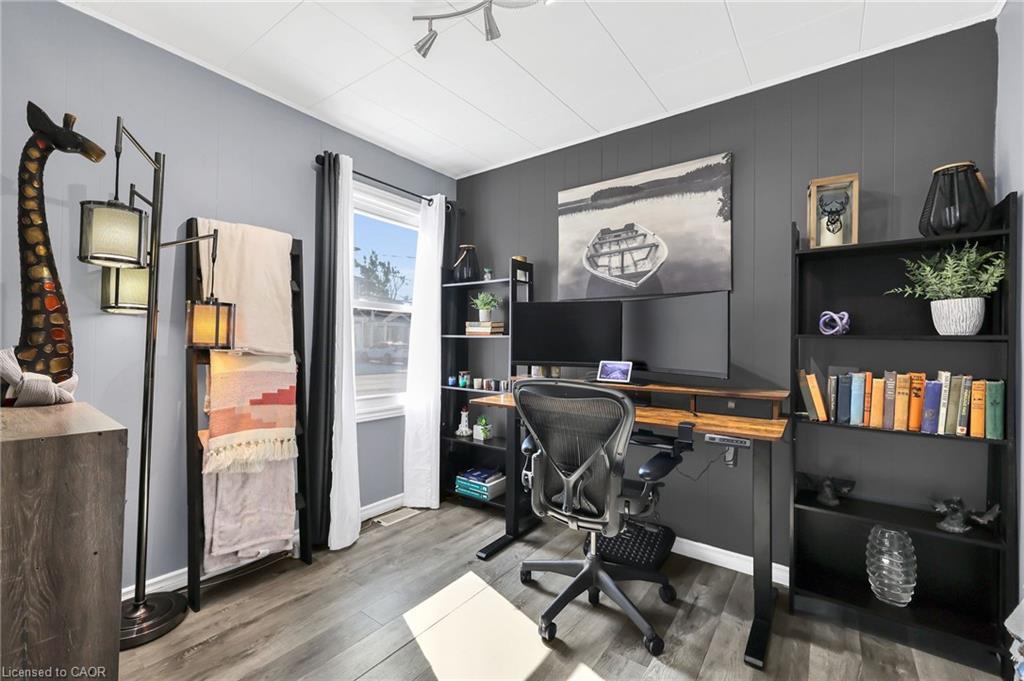 104 Southworth Street, Welland, ON - Indoor Photo Showing Office